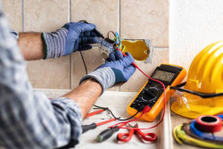 Travaux d'électricité et de plomberie sanitaire